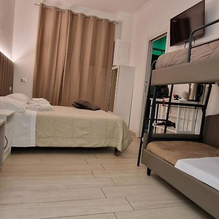 Mr. Charlie Brown Hotel Rome Bagian luar foto