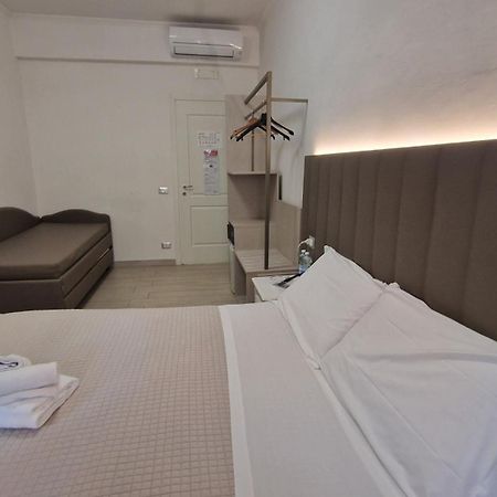 Mr. Charlie Brown Hotel Rome Bagian luar foto
