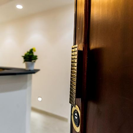 Mr. Charlie Brown Hotel Rome Bagian luar foto