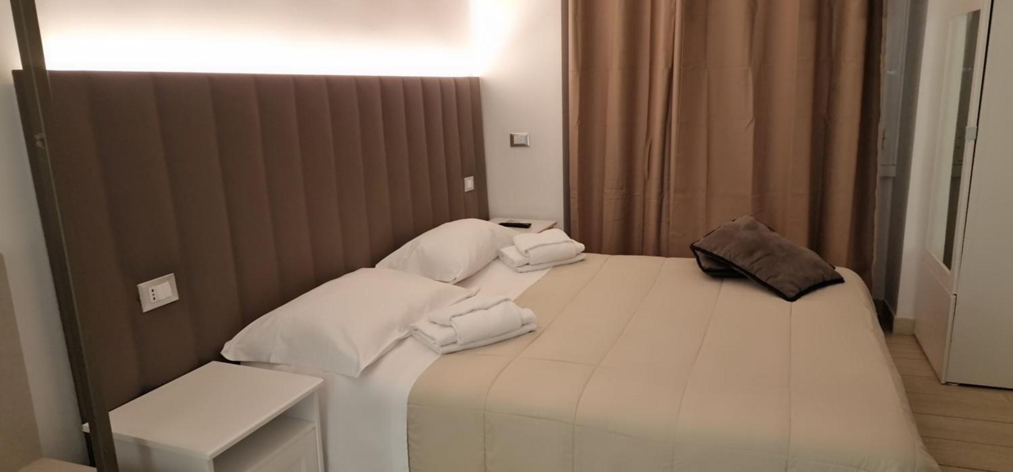 Mr. Charlie Brown Hotel Rome Bagian luar foto