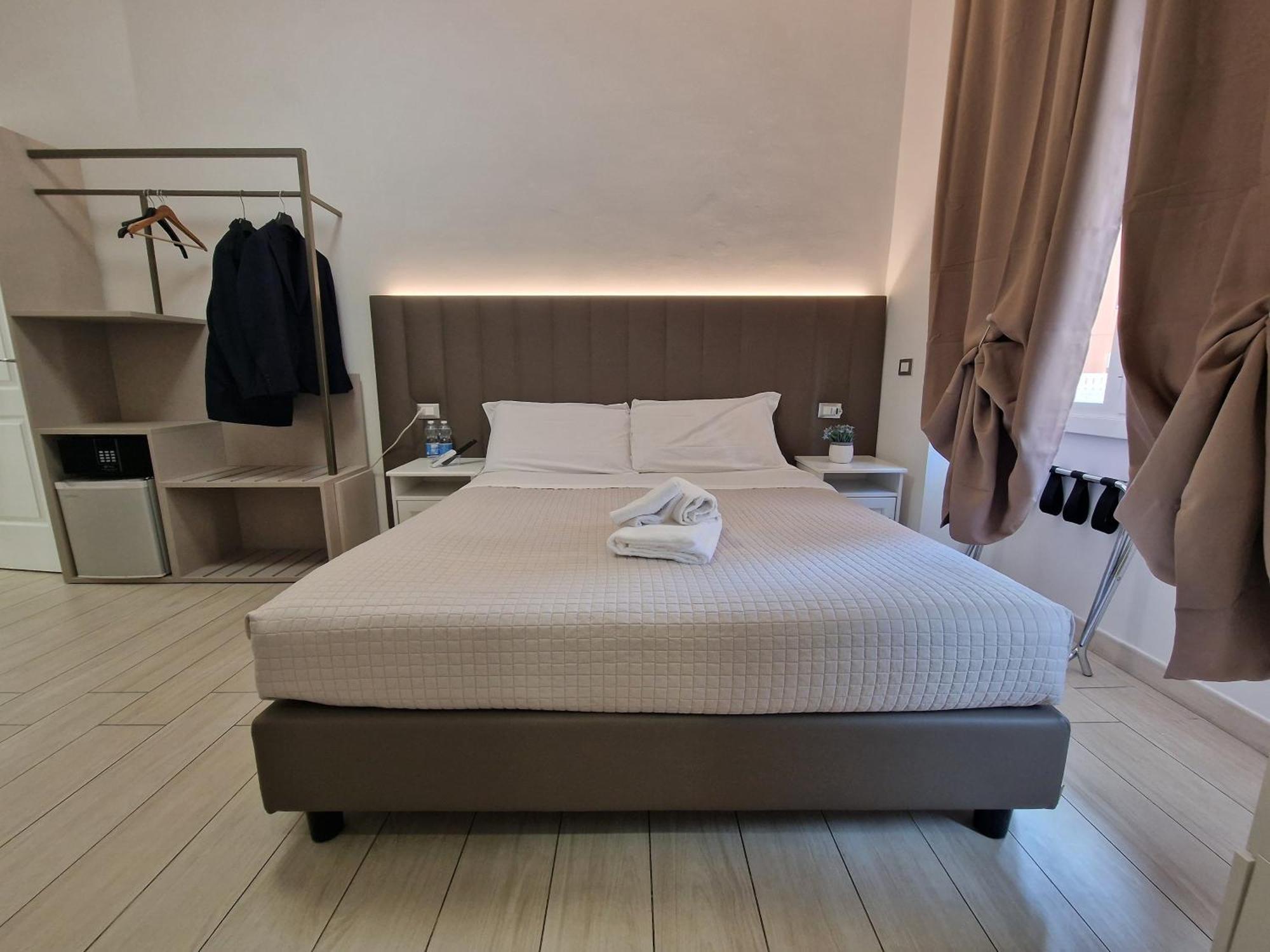 Mr. Charlie Brown Hotel Rome Bagian luar foto