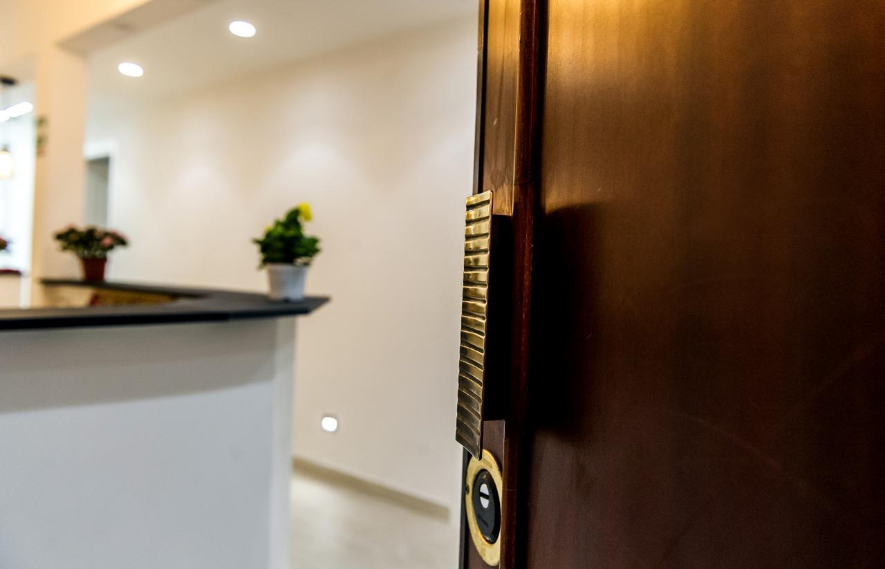 Mr. Charlie Brown Hotel Rome Bagian luar foto
