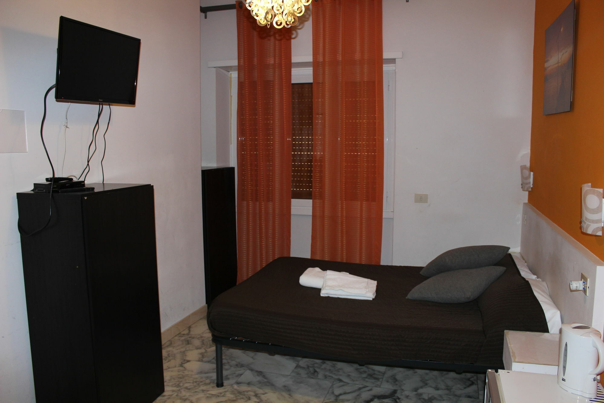 Mr. Charlie Brown Hotel Rome Bagian luar foto