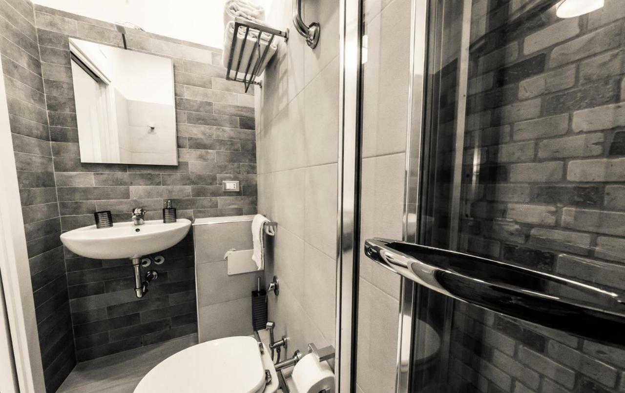 Mr. Charlie Brown Hotel Rome Bagian luar foto