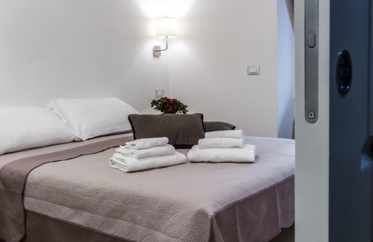 Mr. Charlie Brown Hotel Rome Bagian luar foto