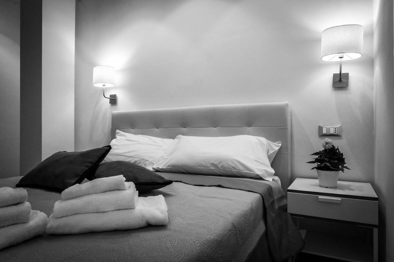Mr. Charlie Brown Hotel Rome Bagian luar foto